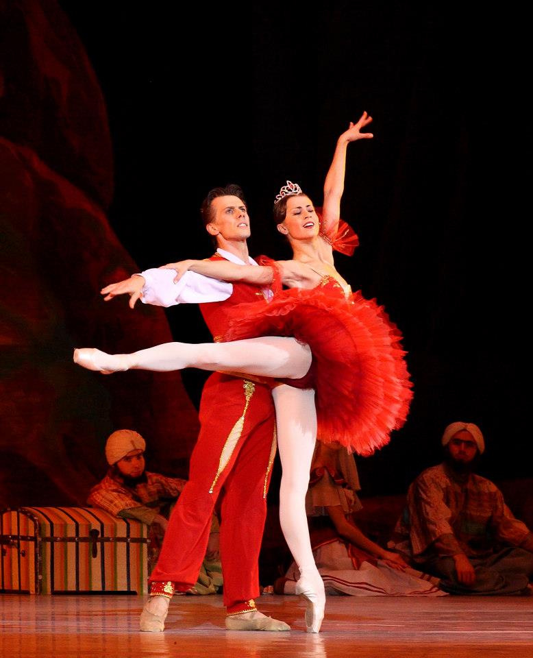 Dmitri Gruzdev teaching ballet in London at Danceworks Dmitri Gruzdev teaching ballet in London at Danceworks